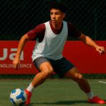 Angelo, lateral de 16 anos do São Paulo FC, em ação com a camisa do sub-17