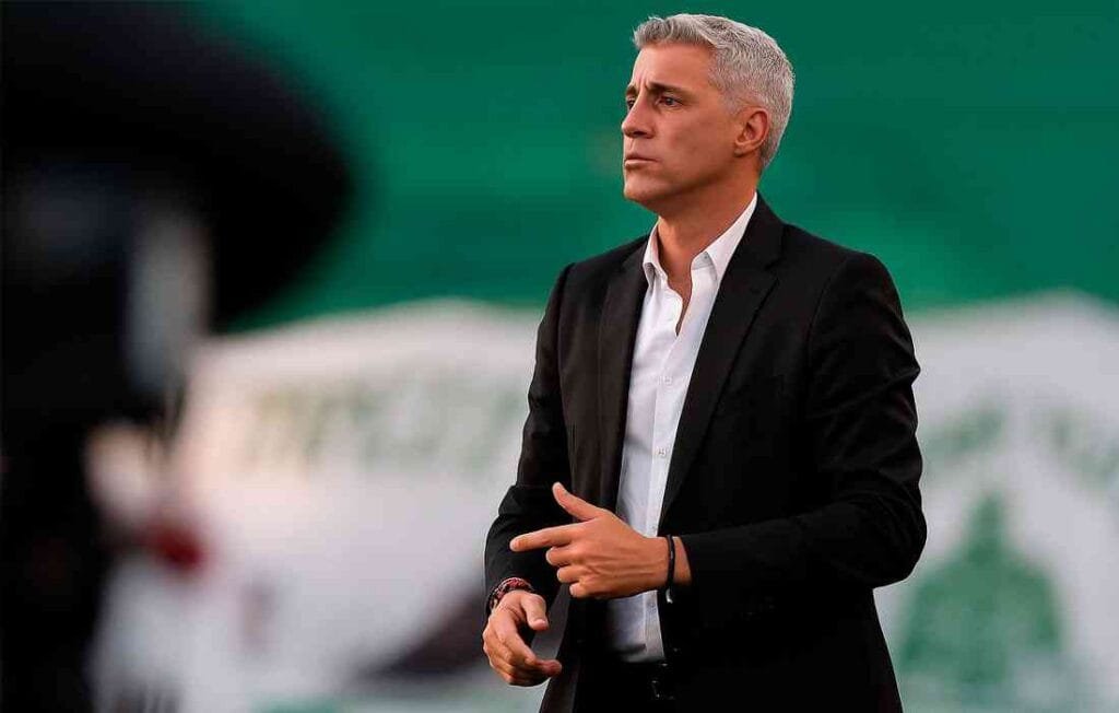 🧠🛡️ Crespo planeja São Paulo com três zagueiros e aposta em Lucas, Oscar e Cotia 3 crespo planeja o sao paulo com tres zagueiros sem abrir mao do talento caseiro