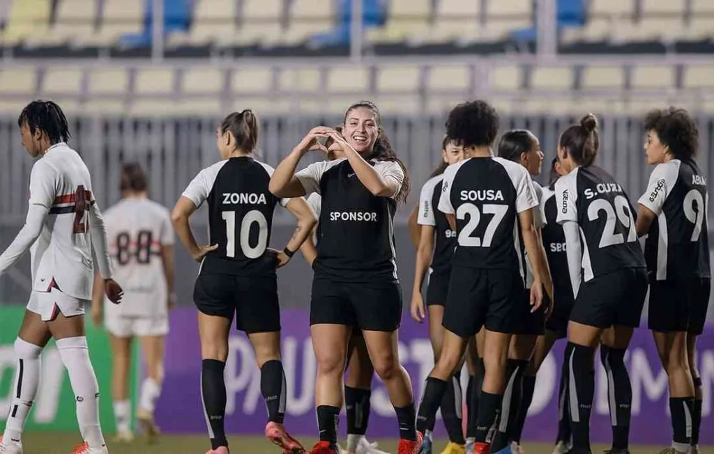 Duda Sampaio abre o placar com golaço