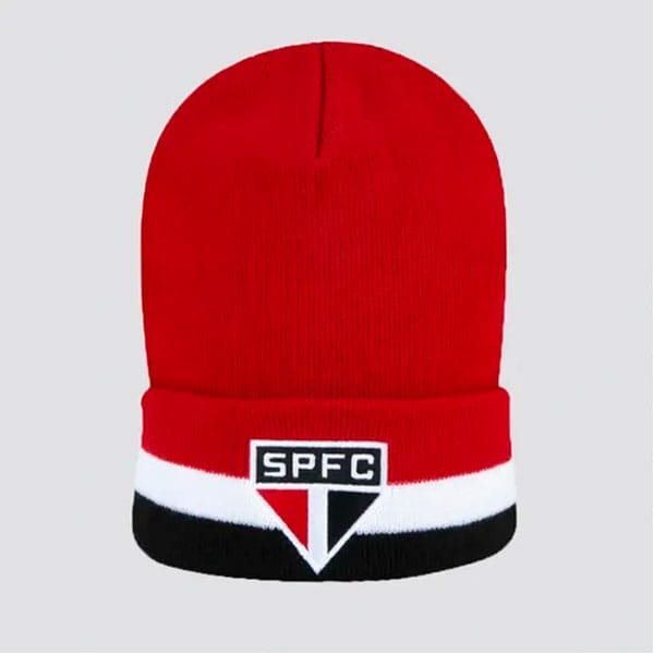 🧣 Torcedor raiz também sente frio: veja como usar o manto tricolor nos dias gelados 9 Gorro New Era São Paulo Vermelho